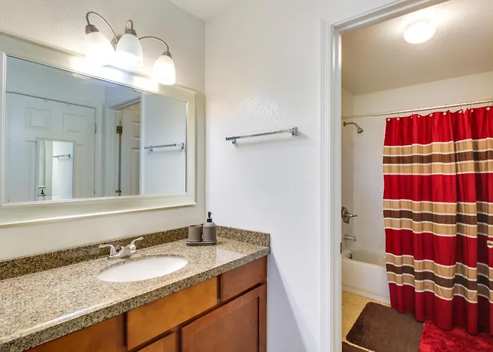 Holiday home Escape W/ Outdoor Community Pool & Hot Tub!