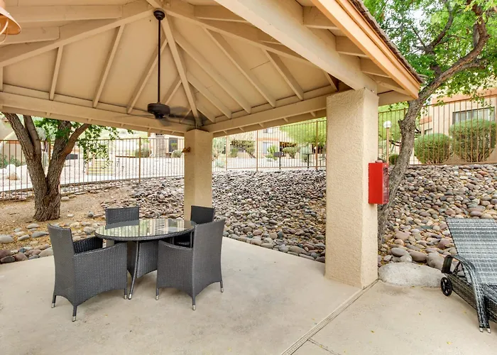 Holiday home Escape W/ Outdoor Community Pool & Hot Tub! *