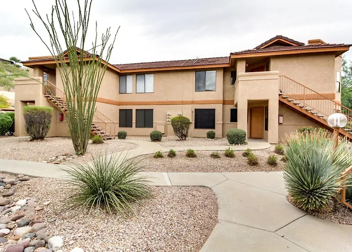 Holiday home Escape W/ Outdoor Community Pool & Hot Tub! *